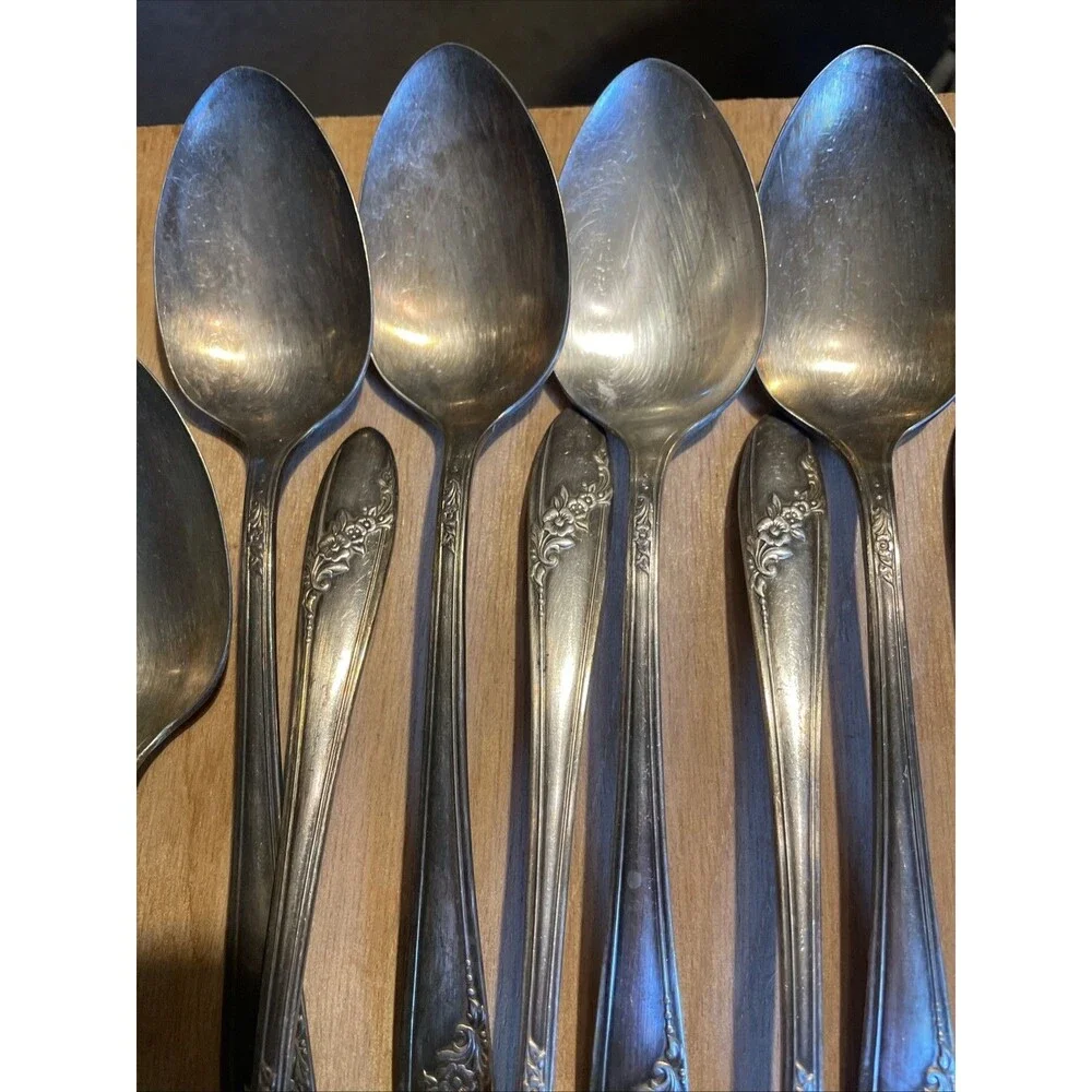 Queen Bess II Oneida Community Tudor Plate Flatware Lot Spoons Forks 32 Pcs